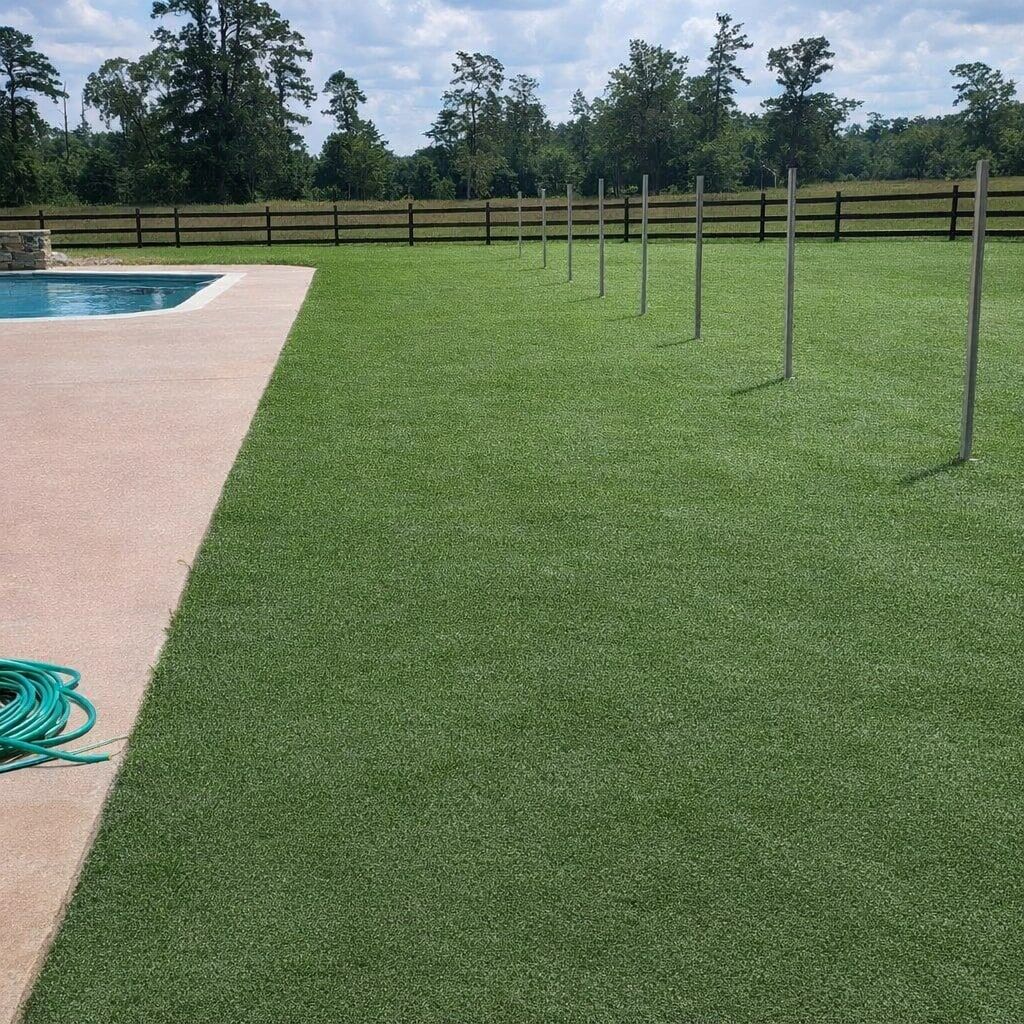 Same yard visualized with artificial turf